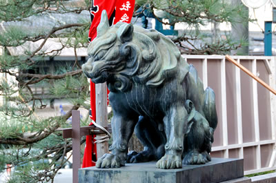 八坂神社（西桜門）