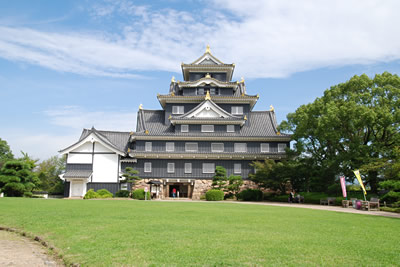 岡山城（烏城）