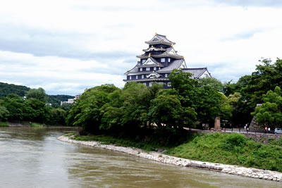 岡山城（烏城）