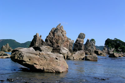 橋杭岩
